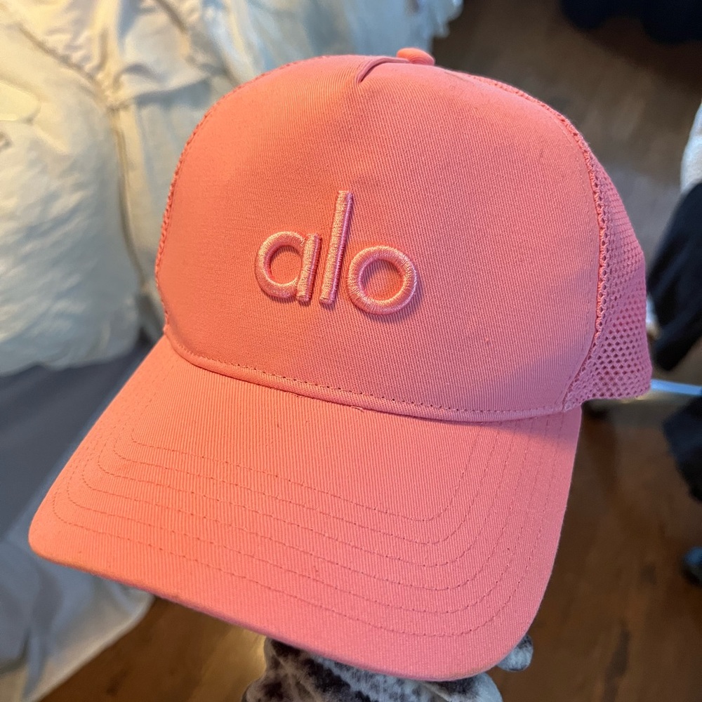 Alo Trucker Candy Pink